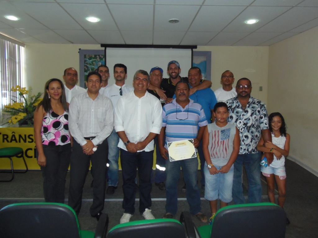 Agentes da equipe semafórica são homenageados pela SMTT - SMTT Aracaju